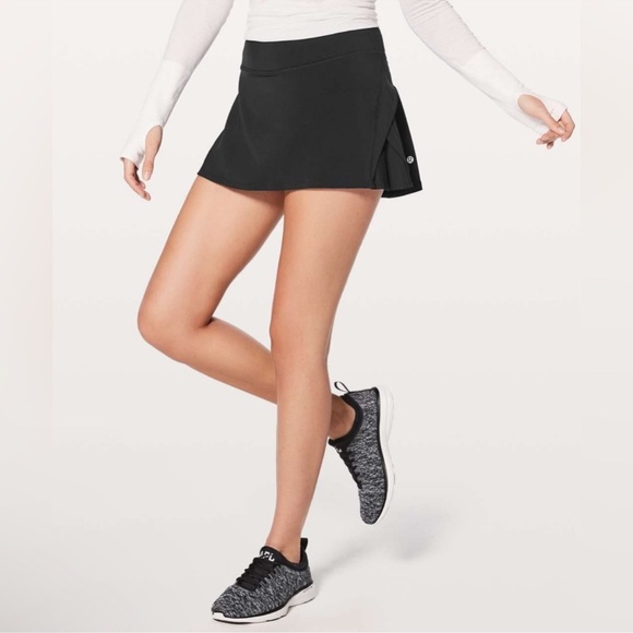 lululemon athletica Dresses & Skirts - Lululemon Play off the Pleats Skirt 13” Black Size 4